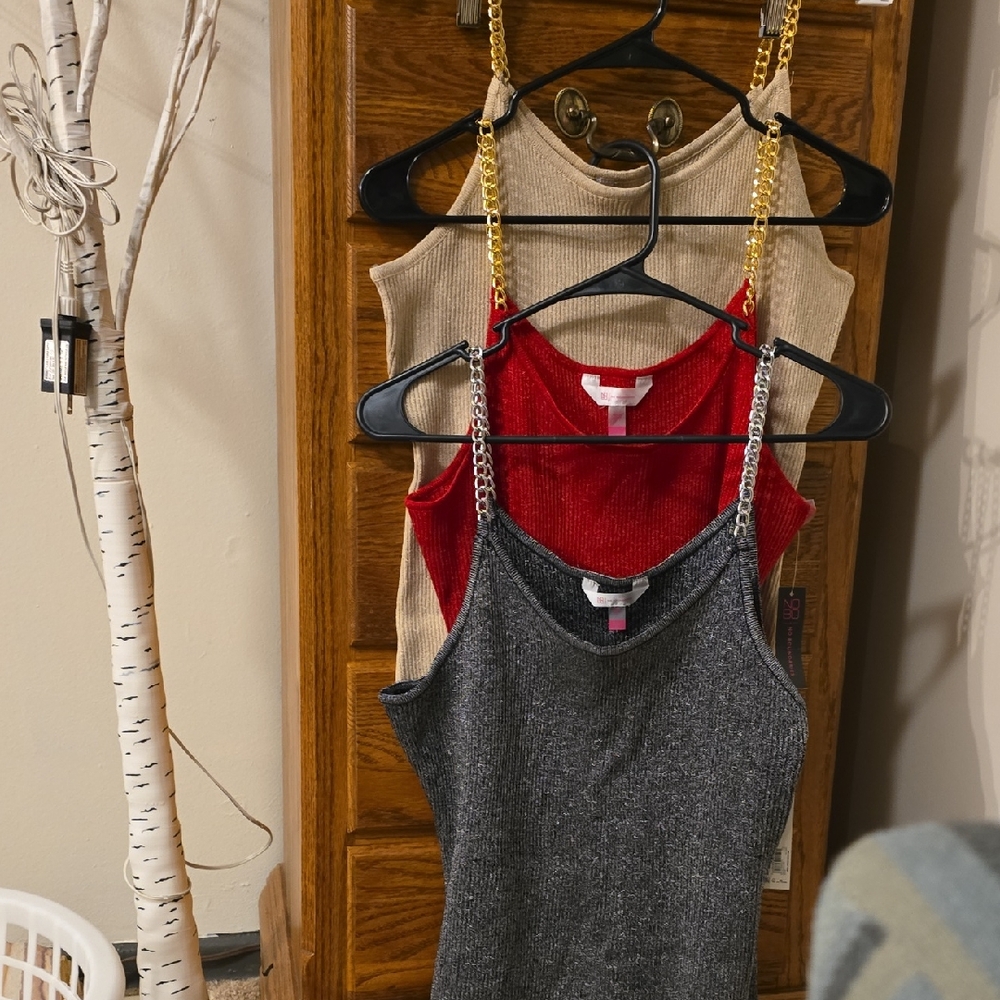 No Boundaries Gray and Red Camisole Set